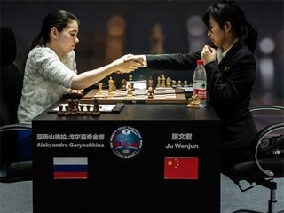 Горячкина сравняла счет с Вэньцзюнь в матче за шахматную корону. Фото: wwcm2020.fide.com