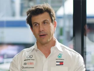 В Mercedes опровергли новости об уходе из Формулы 1