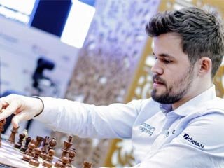 Magnus Carlsen Invitational: Карлсен обыграл Дин Лижэня и стал вторым финалистом