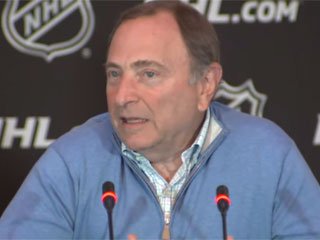 Комиссар НХЛ — о возобновлении сезона: Неизвестного по-прежнему много