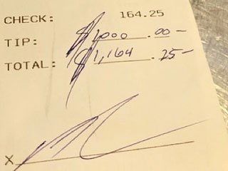 Баскетболист НБА оставил официантке щедрые чаевые. Фото: @che.delray