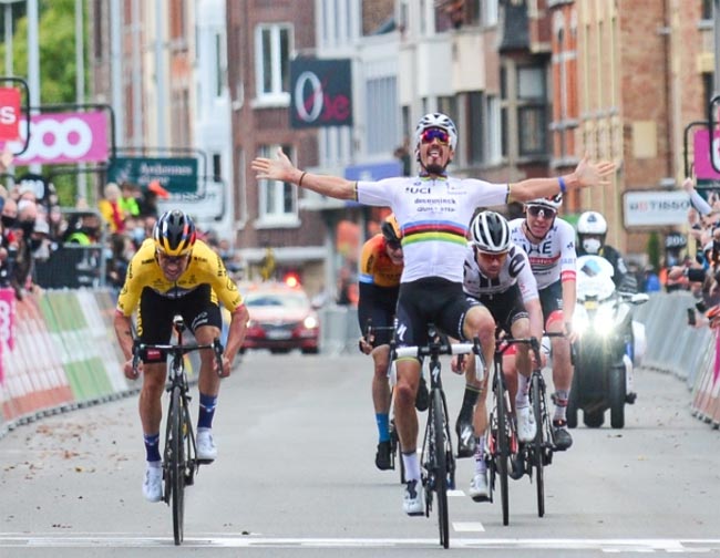 Примож Роглич выиграл однодневную велогонку Льеж — Бастонь — Льеж