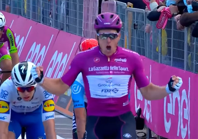 «Джиро д’Италия». Арно Демар выиграл 11-й этап; Падун – 88-й (+Видео)