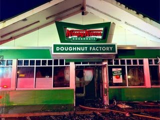 В Атланте сгорел легендарный магазин пончиков, принадлежащий Шакилу О’Нилу