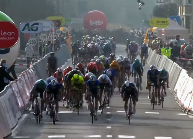 Ирландец Беннетт выиграл однодневную велогонку Мирового тура в Бельгии