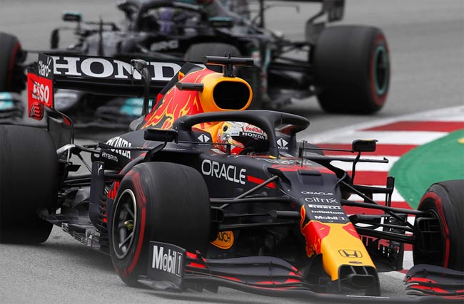 Макс Ферстаппен и команда Red Bull вышли в лидеры чемпионата мира Формулы 1