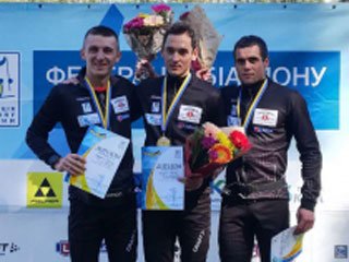 Артем Тищенко выиграл спринт на летнем чемпионате Украины по биатлону. Фото biathlon.com.ua