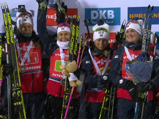 Норвежские биатлонистки выиграли эстафету на этапе КМ в Эстерсунде; украинки - девятые