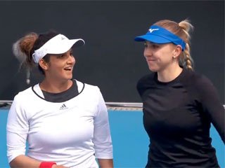 Надежда Киченок и Саня Мирза выиграли парный турнир в Хобарте