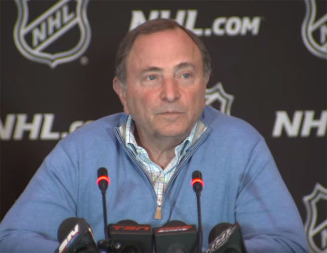 Комиссионер НХЛ: Окно для продолжения  сезона может сдвинуться глубоко в лето
