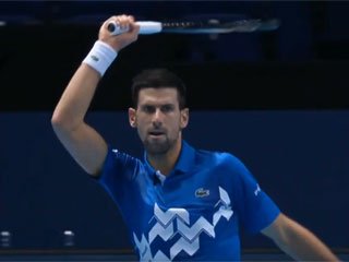 ATP Finals. Джокович  стартовал с победы над Шварцманом