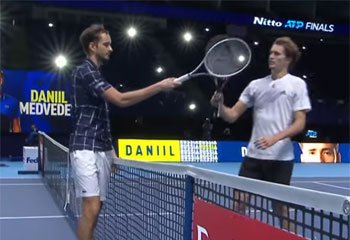 ATP Finals. Медведев обыграл Зверева в стартовом матче
