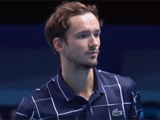 ATP Finals. Медведев одержал третью победу, обыграв Шварцмана