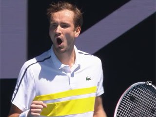 Australian Open. Медведев обыграл Циципаса и стал вторым финалистом