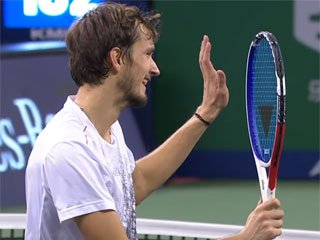 Итоговый турнир ATP. Медведев одержал вторую победу, одолев Зверева в трех сетах