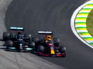 Обращение Mercedes к FIA удивило Red Bull (+видео)
