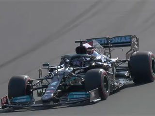 В Mercedes не могут объяснить скорость Хэмилтона