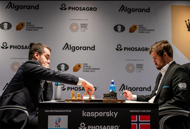 Карлсен и Непомнящий сыграли вничью в третьей партии матча за мировую шахматную корону