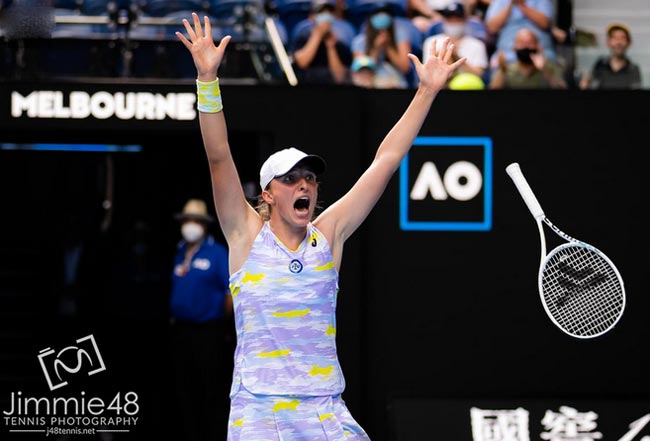 Australian Open-2022. Ига Свёнтек стала последней полуфиналисткой, Обыграв Кайю Канепи