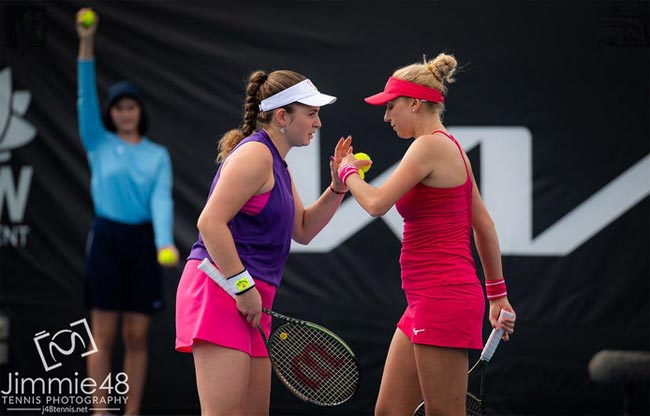 Australian Open. Киченок и Остапенко стартовали с победы в парном турнире