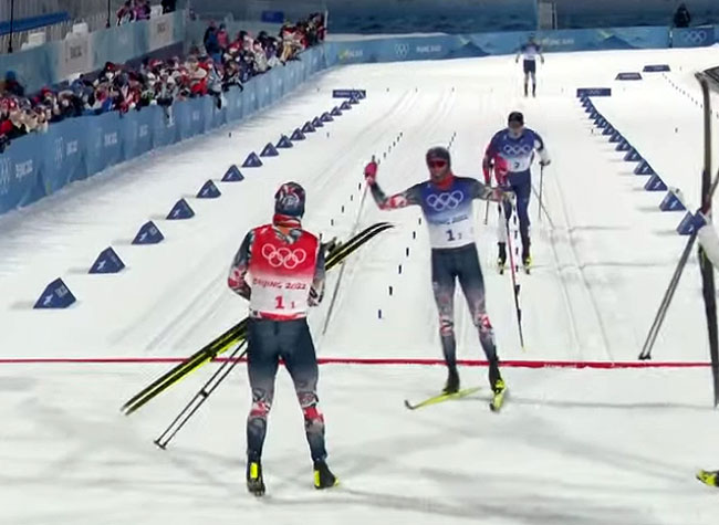 Олимпиада 2022. Норвежские лыжники Клебо и Вальнес выиграли командный спринт, Красовский и Перехода в финал не прошли
