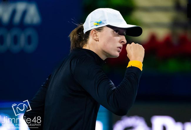 WTA. Дубай. Швьонтек розгомила Фернандекс і вийшла в 1/8 фіналу