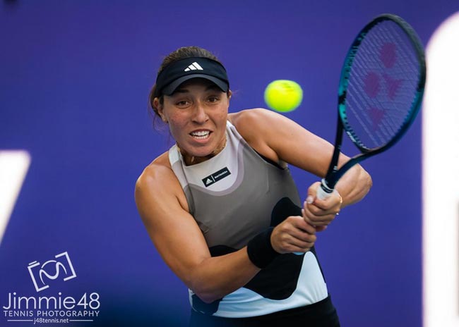 WTA-500 Чарльстон. Пегула, Жабер і Бенчич вийшли до 1/4 фіналу, Азаренко, Лінетт і Бегу зачохлили ракетки