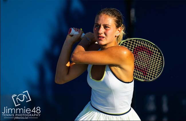 WTA-500 Аделаїда. Костюк у трьох сетах перемогла «лакі лузера» і вийшла до 1/4 фіналу
