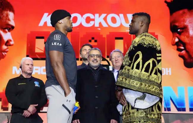 https://www.sportonline.ua/boxing/70901-promouter-tajsona-fjuri-ociniv-dzhoshua-pered-boyem-z-ngannu.html