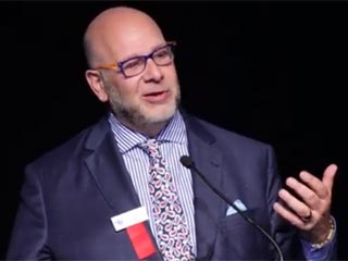 Лу ДіБелла про поєдинок Девіс - Роуч: Результат бою вирішила помилка рефері
